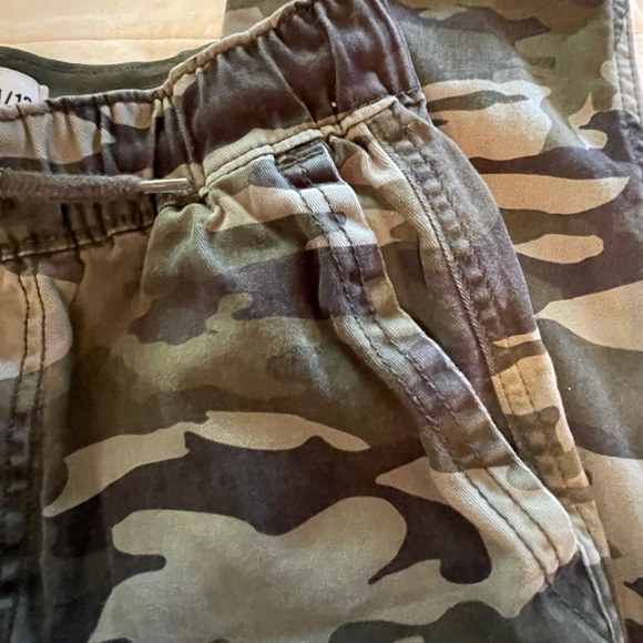 Abercrombie Kids Camouflage Canvas Joggers 11/12 - Picture 5 of 11
